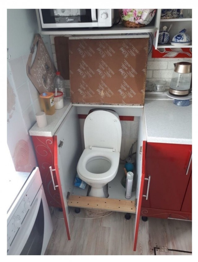 Шум в туалете.