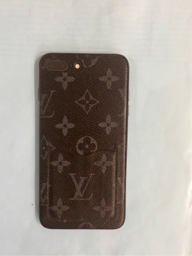 Женщина из Бреста заявила в милицию о краже сумки Louis Vuitton за €3,8 тыс., подаренной мужем