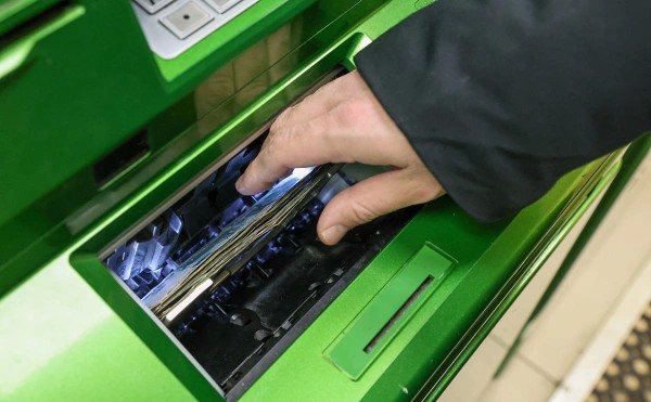 Минфин допустил ввод лимита на внесение наличных через банкоматы осенью