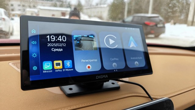 Водители всё чаще разочаровываются в огромных сенсорных экранах в автомобилях
