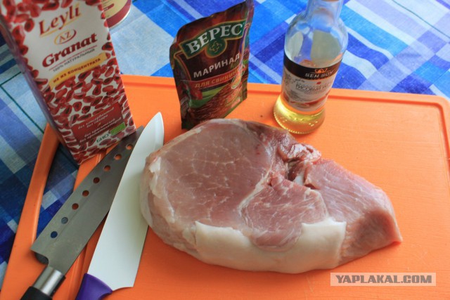 Стейк с картошкой и зеленью