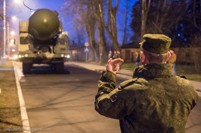 На ВДНХ попал Тополь