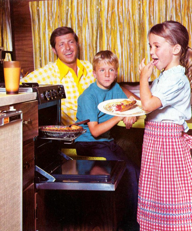 Винтажная реклама кемперов 70-х