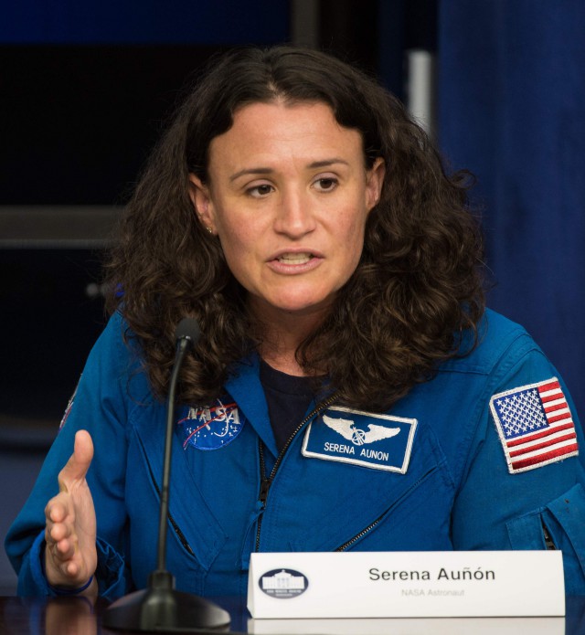 "Хьюстон, у нас проблемы!", или Зачем женщина просверлила МКС.