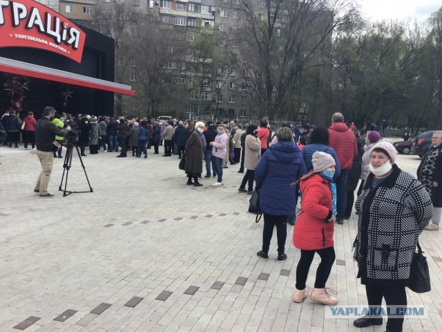 В Днепре перекопали вход в церковь, где в Вербное воскресенье прихожан причащали с одной ложки