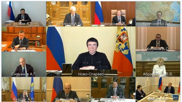 А что с Владимиром Владимировичем? Последняя трансляция его выступления неестественным изображением вызывает много вопросов