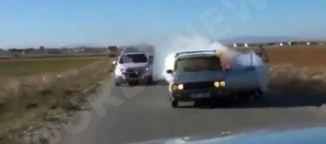 Челябинский велосипедист головой разбил стекло в машине и сбежал