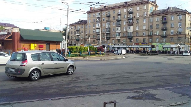 Продолжил жить на Украине