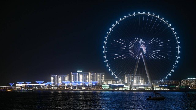 В Дубае открыли самое большое в мире колесо обозрения, которое строили шесть лет