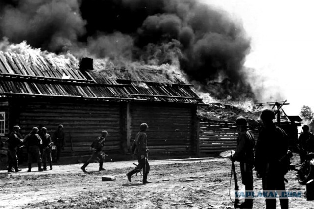 Министр просвещения Кравцов приехал в Чечню, чтобы показать Кадырову обновленный учебник истории