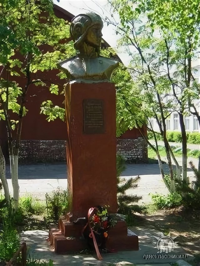 Герой Советского Союза гвардии лейтенант Комаров Дмитрий Евлампиевич