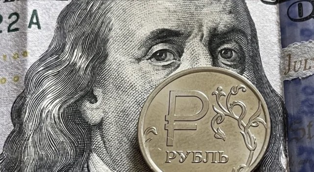 Экономист предупредил: доллар ниже 50 рублей приведёт к банкротству России. И вернёт страну в 1998 год