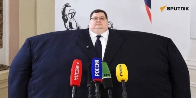 Глава Россотрудничества Игорь Чайка внезапно стал мемом в соцсетях после пресс-подхода 8 сентября