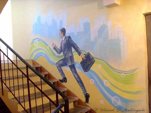 В подъезде написали портреты всех жильцов