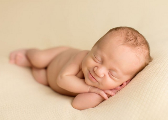 Улыбки спящих младенцев