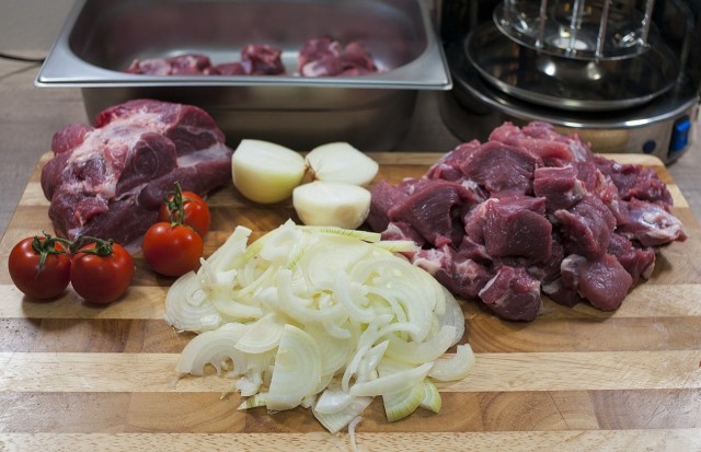 Шашлык в рамках дома, квартиры