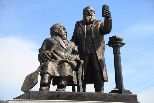 Скульптуры из городов по всему миру, которые доказывают: главное воображение!