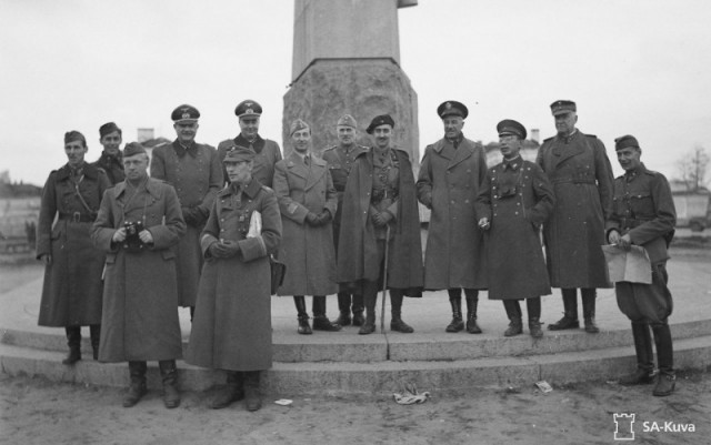 История в фотографиях