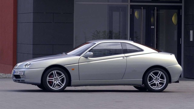Alfa Romeo Montreal. "Ferrari для бедных". Красивых автофото пост