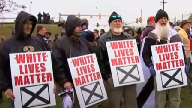 В США в соцсетях идут массовые призывы к «Маршу в защиту белых жизней» (#WhiteLivesMatter) в это воскресенье