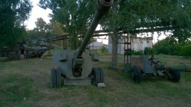 Луганск. Площадка с захваченной техникой ВСУ