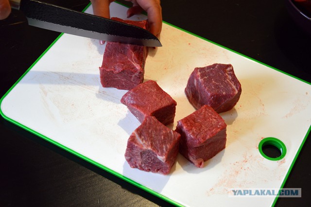 Мясо в кубе и картофельные шары