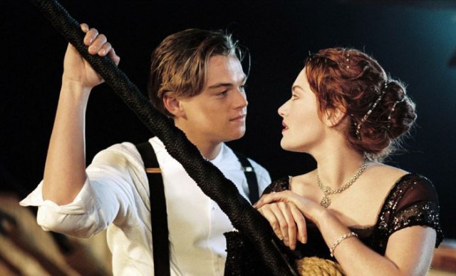 Герои "Титаника" 20 лет спустя: Кейт Уинслет и Леонардо Ди Каприо на отдыхе у бассейна в Сен-Тропе