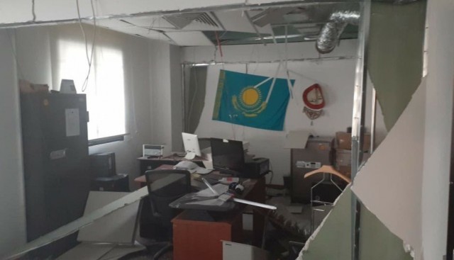 В порту Бейрута взорвалось что-то очень мощное