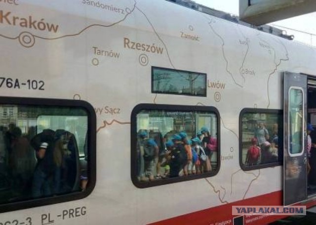 Зеленский поручил проработать вопрос о переименовании России в Московию