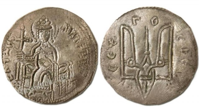 На дне обмелевшего Днепра была найдена монета 1739 года с двухглавым орлом
