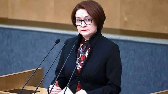 ЦБ будет снижать ключевую ставку по мере снижения инфляции, которая уменьшается быстрее ожиданий, - Набиуллина на ПМЭФ