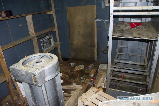 Заброшенная техника на ЗФИ