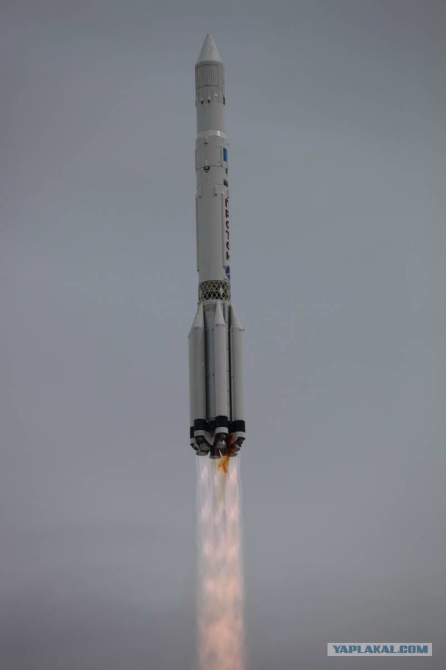 Falcon 9-R взлетел на один километр и приземлился