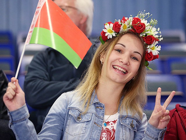 Самые красивые болельщицы хоккейного ЧМ 2015