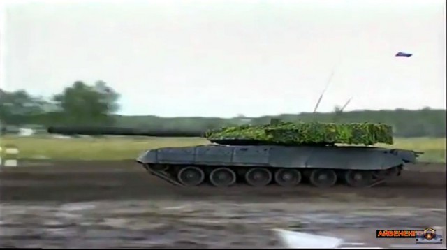 Боевые возможности "Арматы" впервые показали на "Армии-2016"