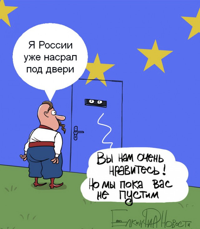 В Петербурге мужчина упал с лестницы, пытаясь нагадить под дверью знакомого