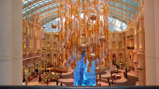 Медведев распорядился ликвидировать первую в России игорную зону "Азов-сити"