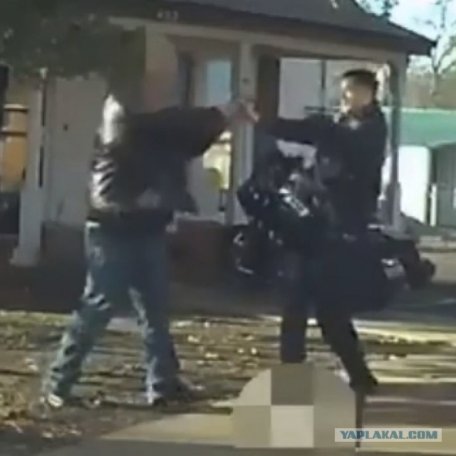 Раздался выстрел, Льюис упал...