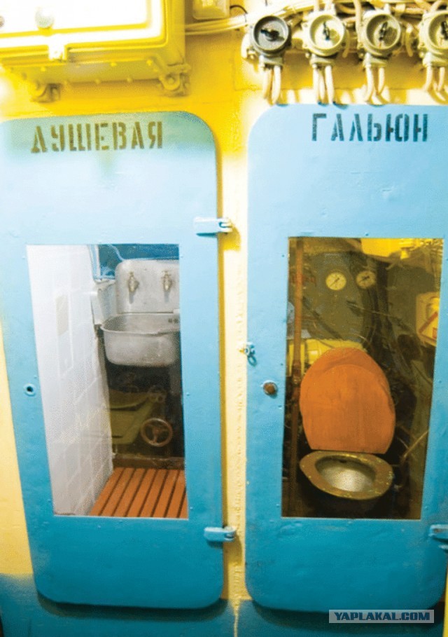 Как ходили в туалет на подводной лодке: гальюн и «медовая бочка»