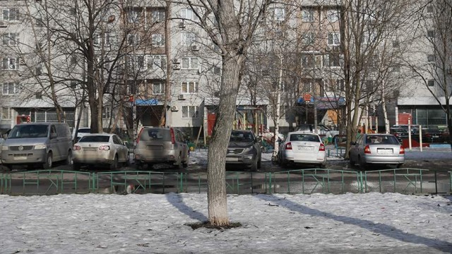 До 3 тысяч рублей могут штрафовать водителей за долгий прогрев двигателя во дворе