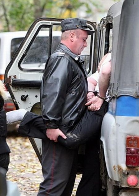 Нашим ментам лучше не попадаться