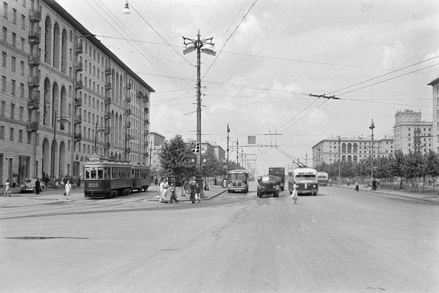 Москва и москвичи. Двадцатый век. 02.09.25