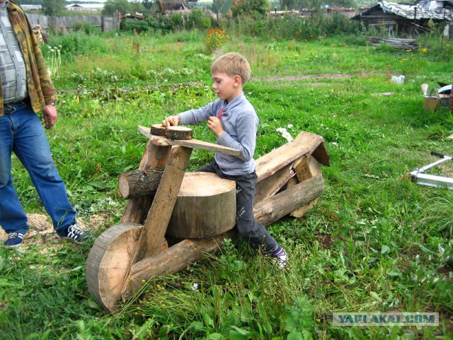 Лавка из березового бревна