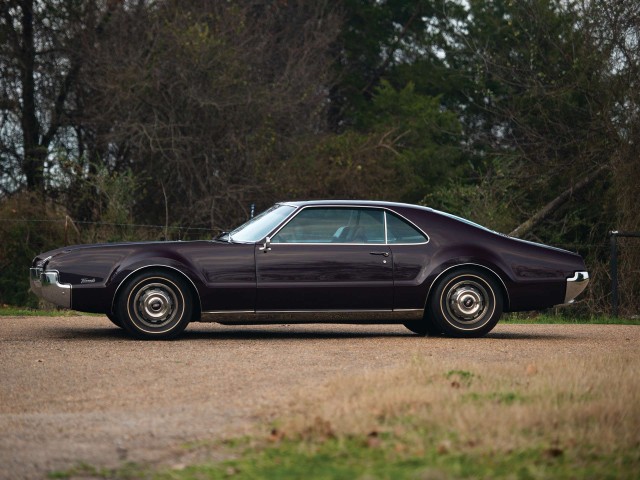 Oldsmobile Toronado Gen1 1966–70