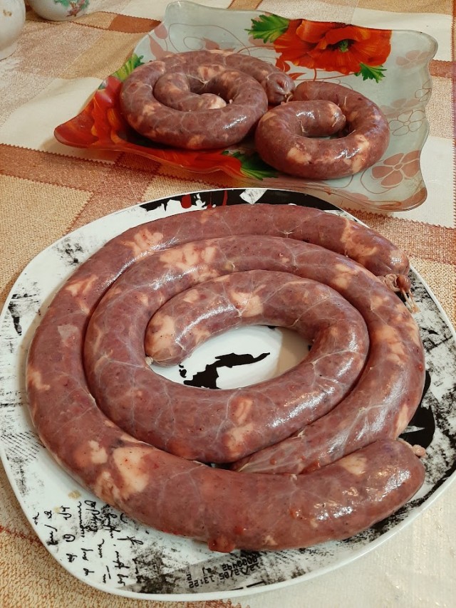 Горилки с домашней колбаской хочу...