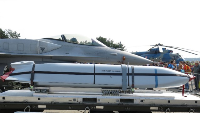 США начнут поставки Украине дальнобойных крылатых ракет