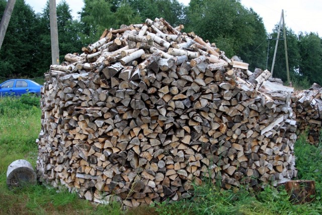 Национальные особенности хранения дров.