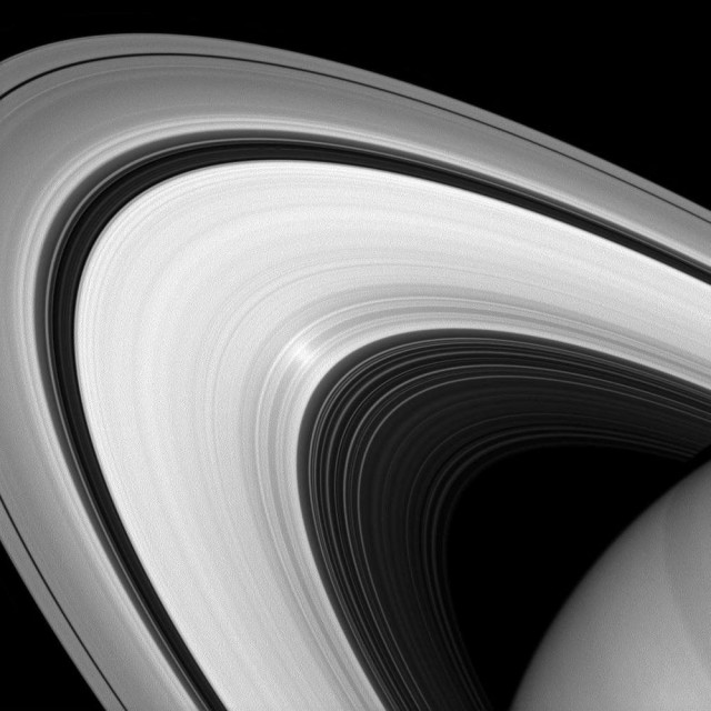 Фантастические фотографии Сатурна
