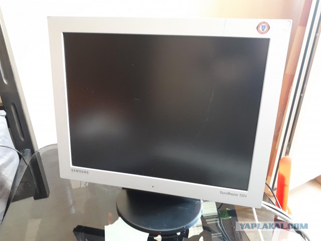 Отдам LCD монитор 15" в СПб