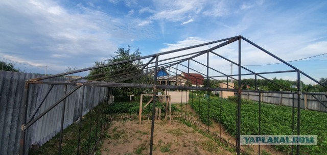 Тепличка на даче